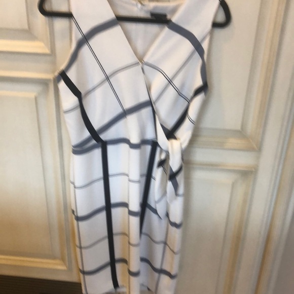 Knee length dress - Picture 1 of 5